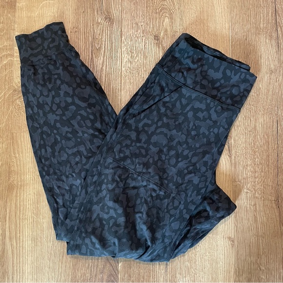 lululemon athletica Pants - lululemon athletica Black Patterned Joggers